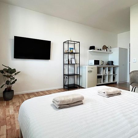 Air-Conditioned Studio, Close To City Centre & Tram Stop Bratysława Zewnętrze zdjęcie
