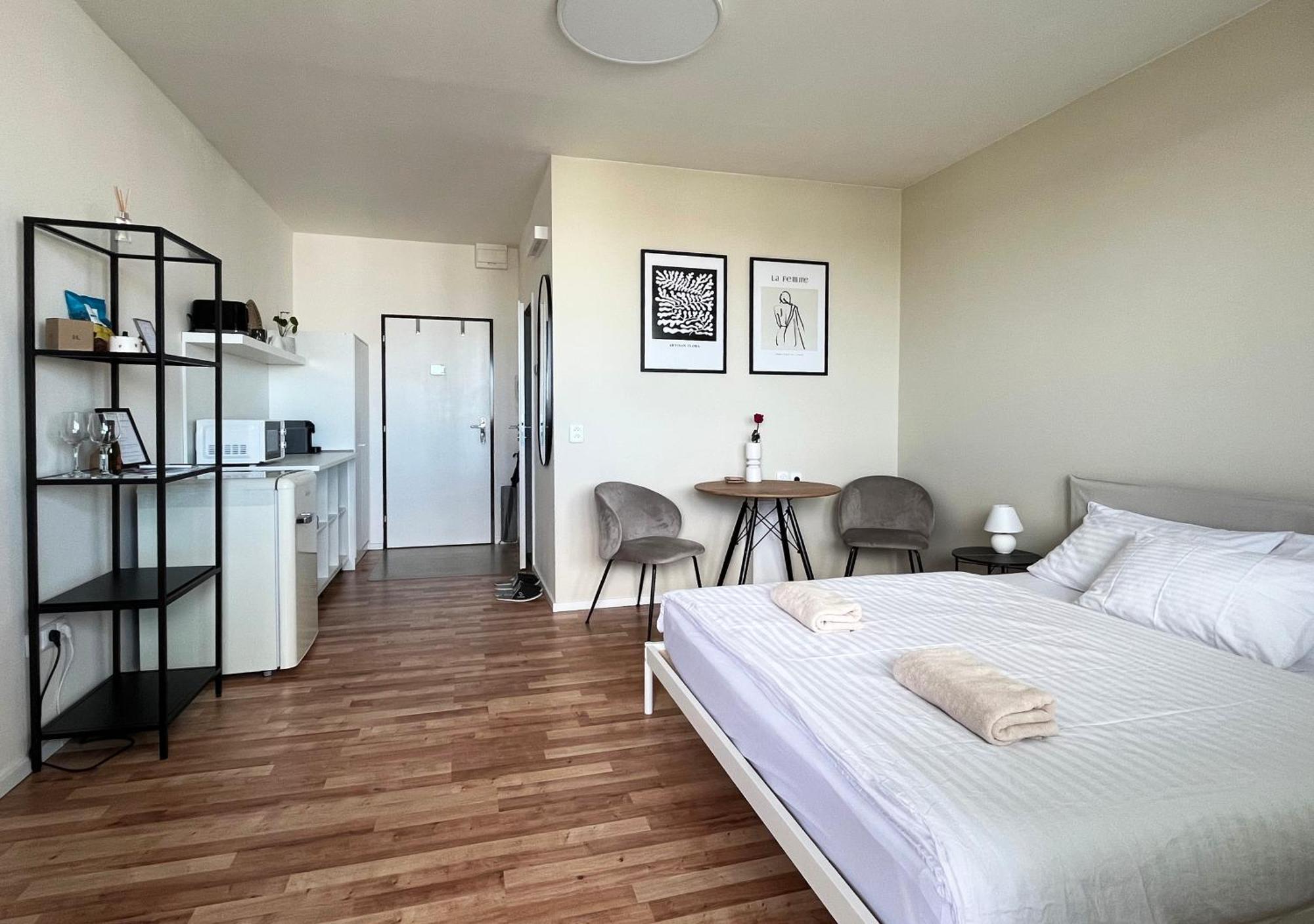 Air-Conditioned Studio, Close To City Centre & Tram Stop Bratysława Zewnętrze zdjęcie